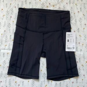 Athleta Ultimate Stash 7in Short